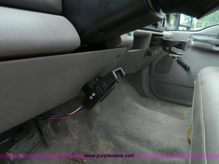 image for item K8103 2001 Ford F450 Super Duty flatbed truck