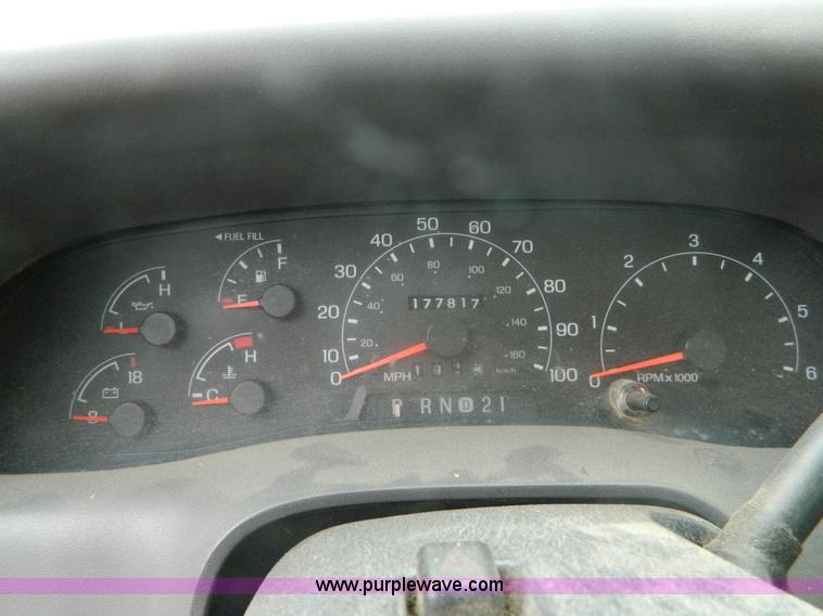 image for item K8103 2001 Ford F450 Super Duty flatbed truck