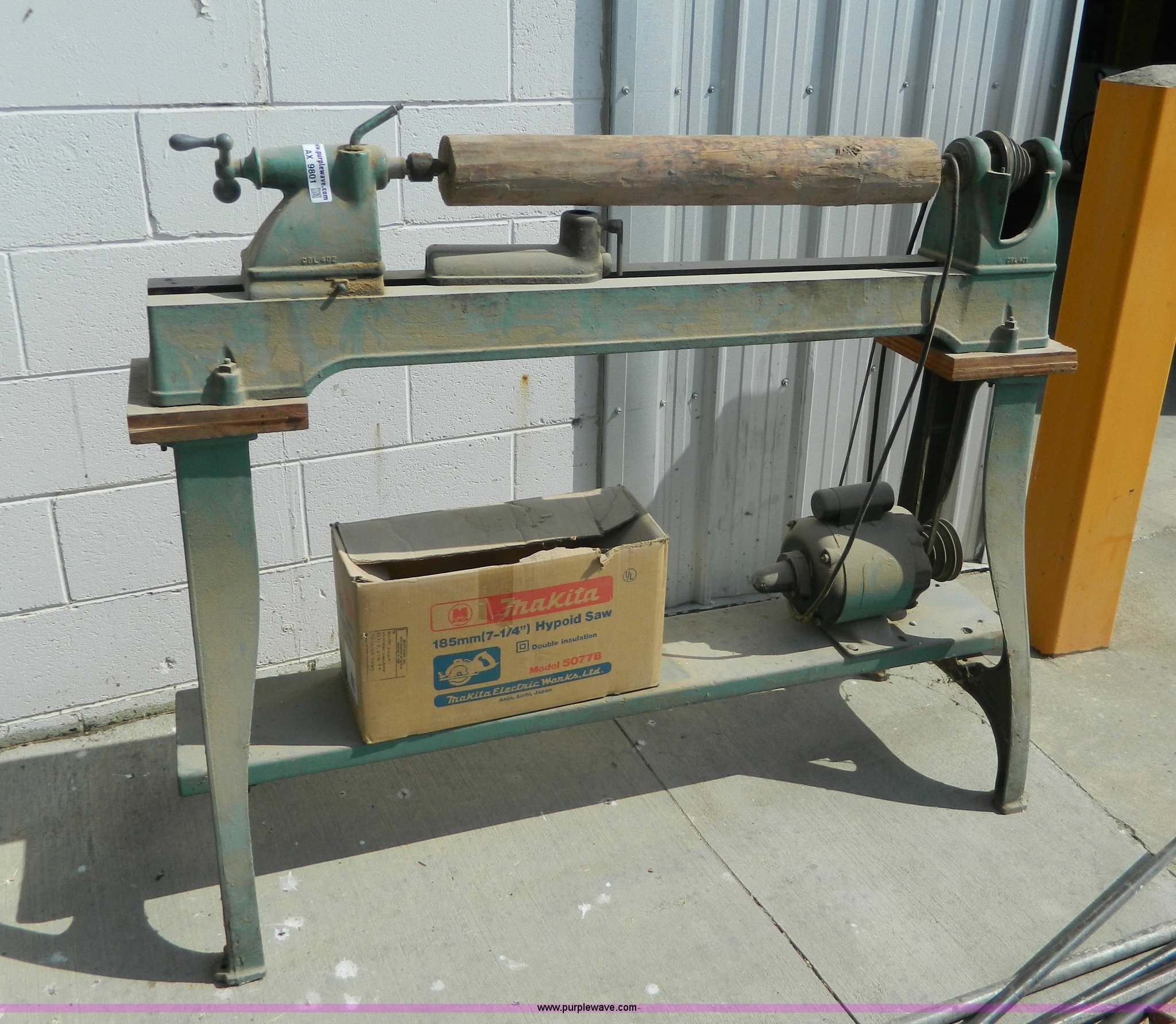 Delta wood lathe in Salina, KS Item AX9801 sold Purple Wave