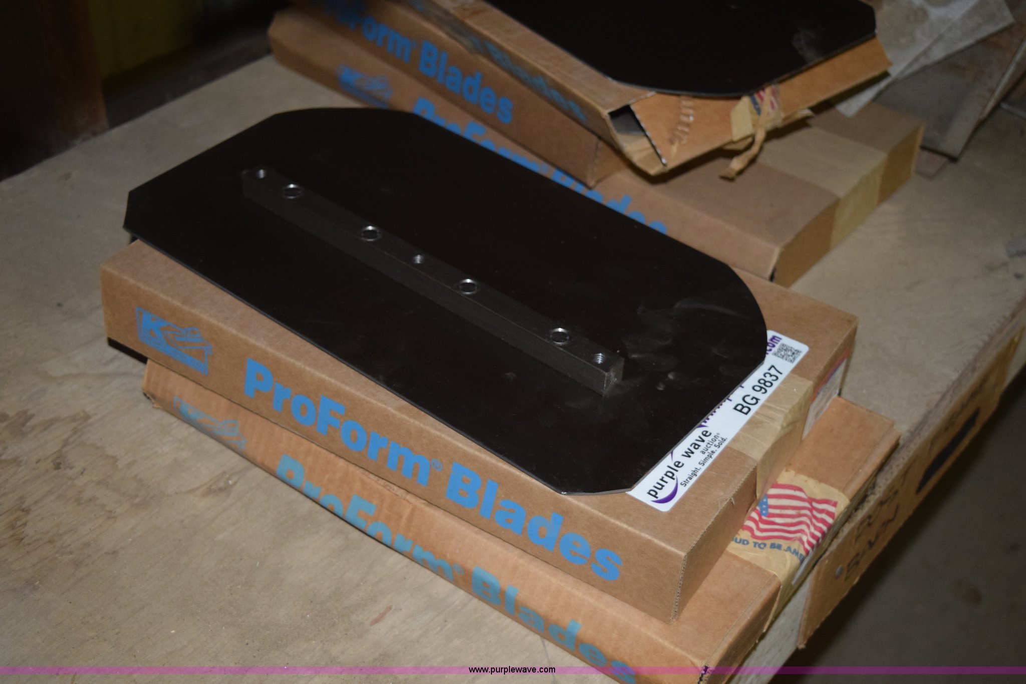 Trowel machine blades in Salina, KS Item BG9837 sold Purple Wave