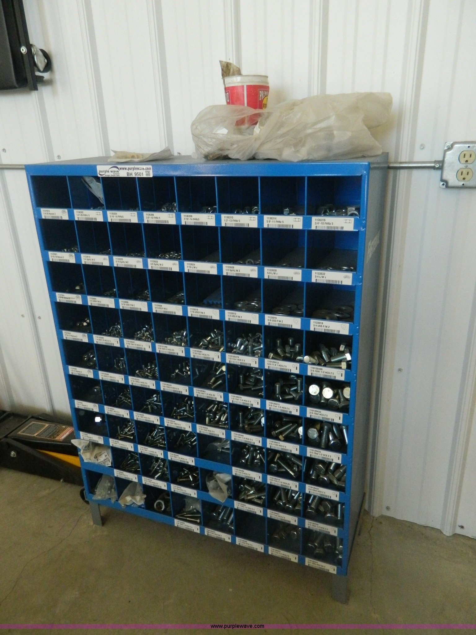 Assorted hardware in Salina, KS Item BH9501 sold Purple Wave