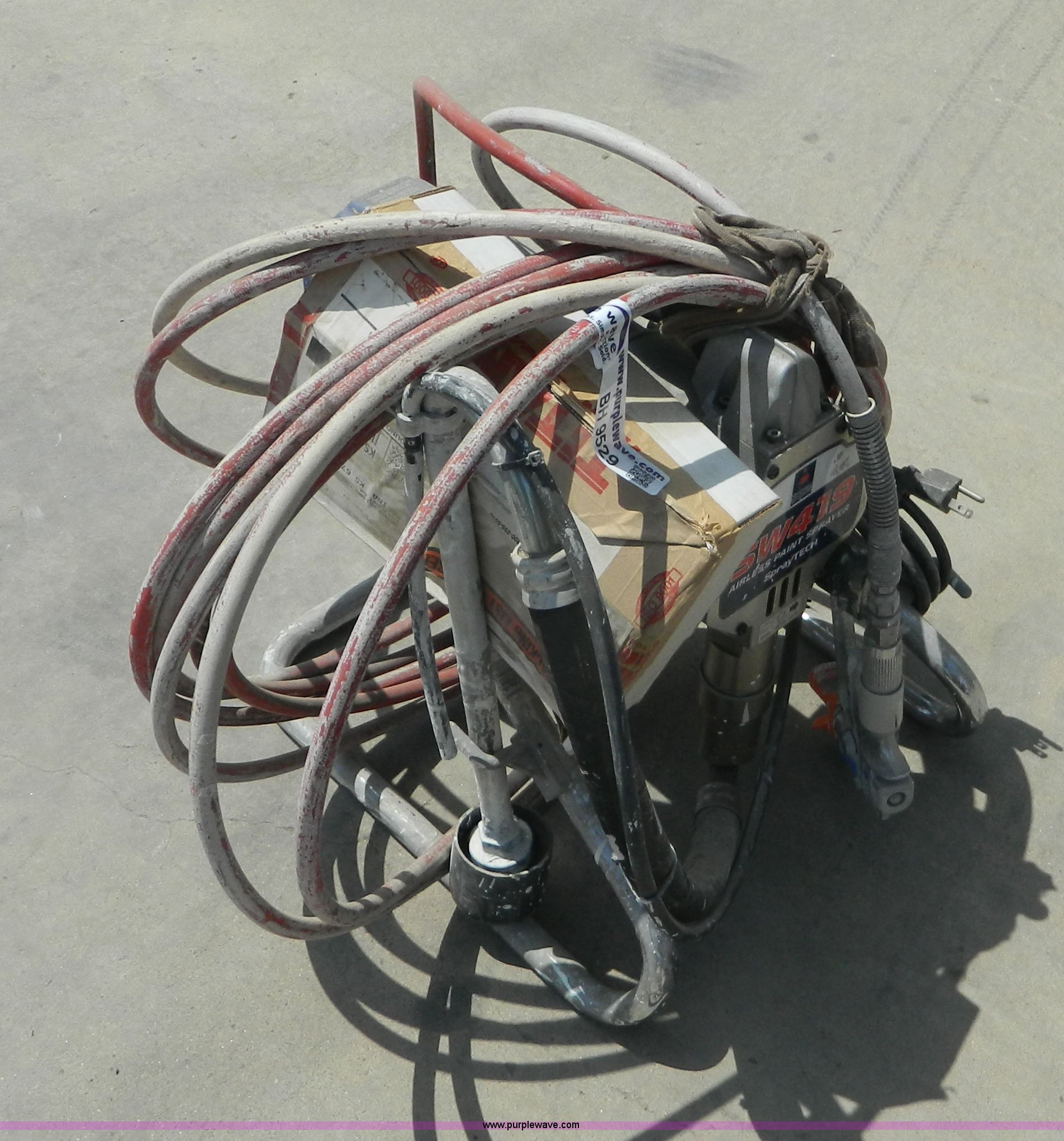 Sherwin Williams SW419 airless paint sprayer in Salina, KS Item