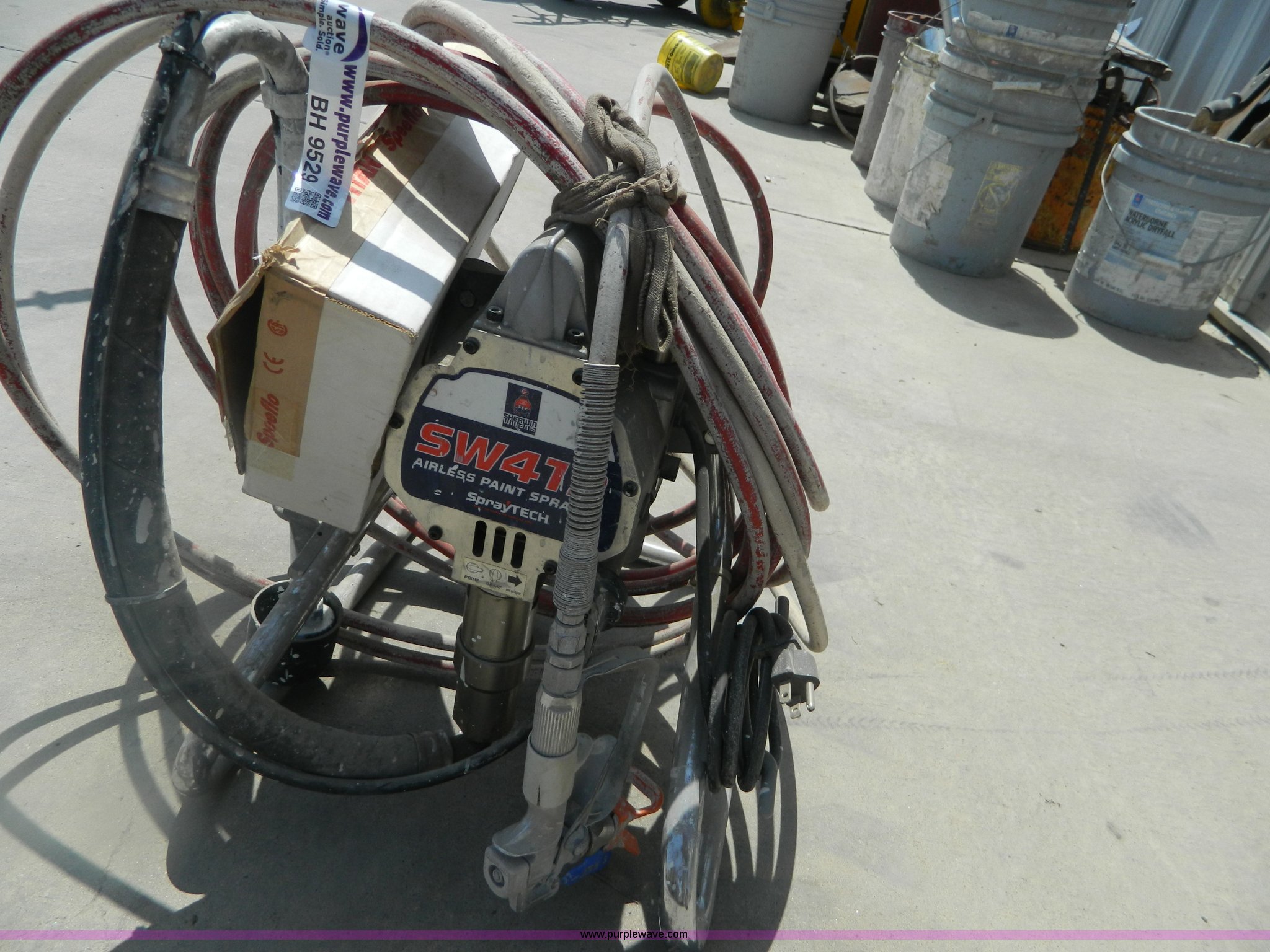 Sherwin Williams SW419 airless paint sprayer in Salina, KS Item