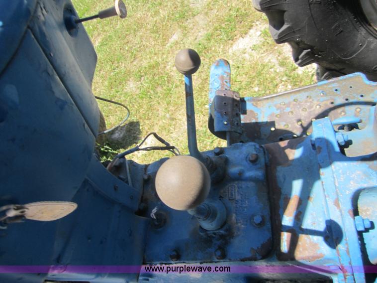 image for item AC9282 Ford 4000 tractor