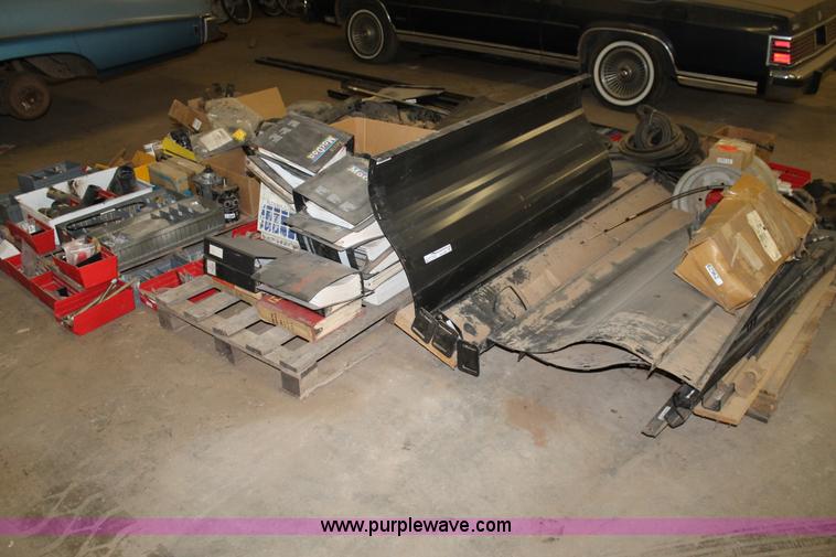 image for item AO9551 Assorted MacDon parts