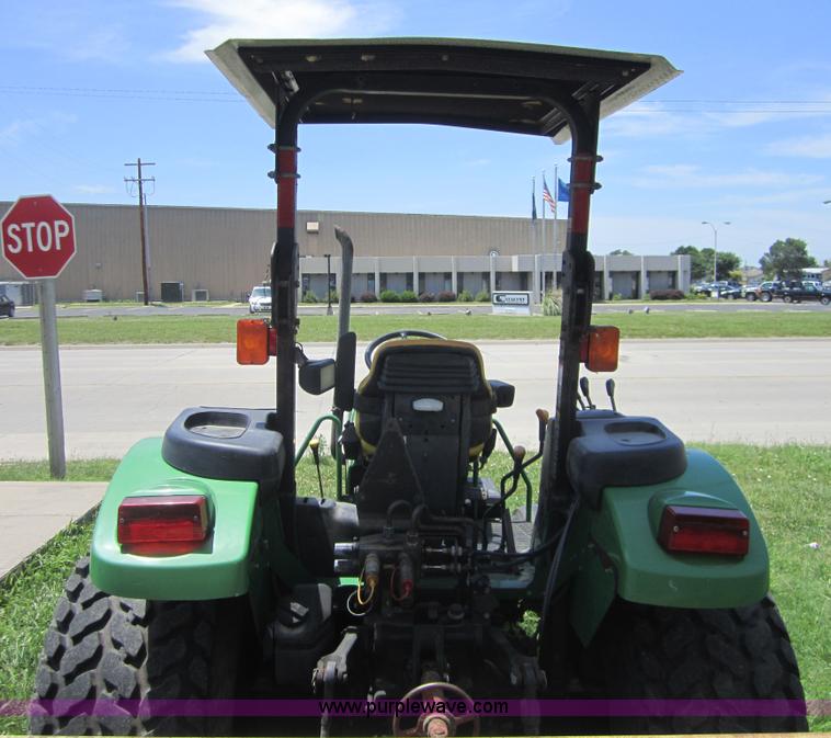 image for item BA9250 2003 John Deere 5220 tractor