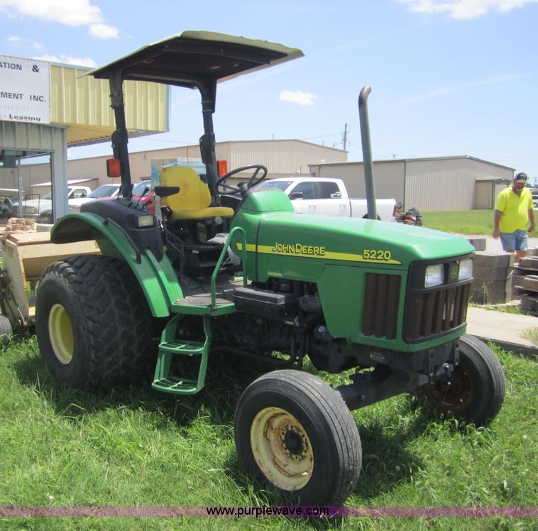 image for item BA9250 2003 John Deere 5220 tractor