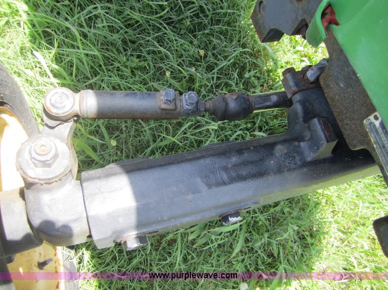 image for item BA9250 2003 John Deere 5220 tractor