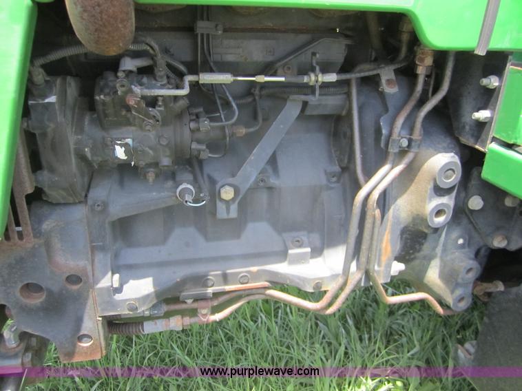 image for item BA9250 2003 John Deere 5220 tractor