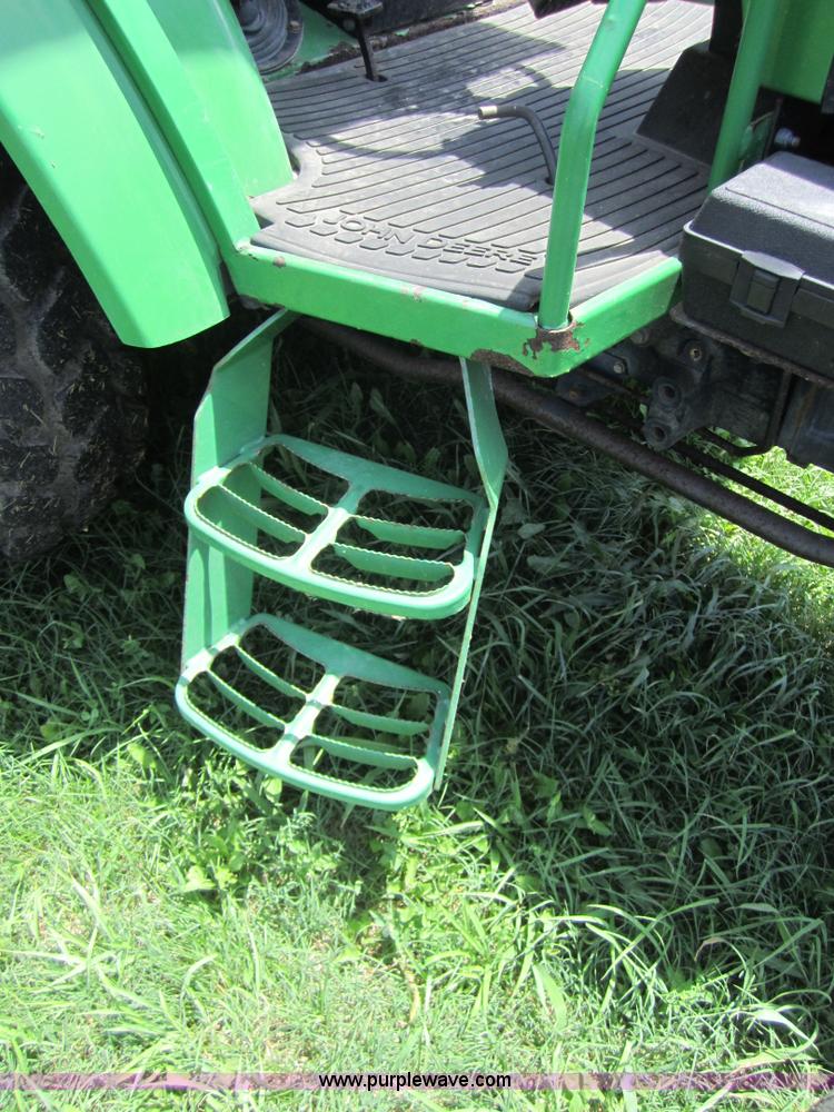 image for item BA9250 2003 John Deere 5220 tractor
