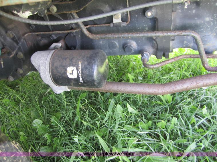 image for item BA9250 2003 John Deere 5220 tractor