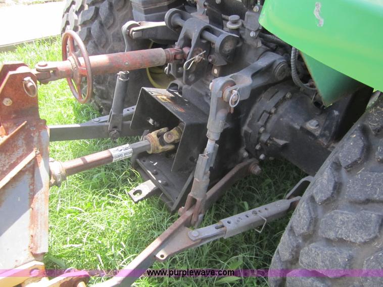 image for item BA9250 2003 John Deere 5220 tractor
