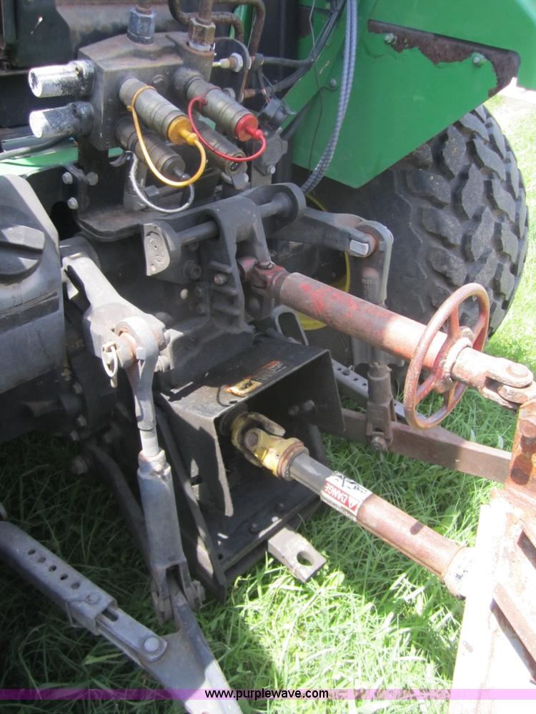 image for item BA9250 2003 John Deere 5220 tractor