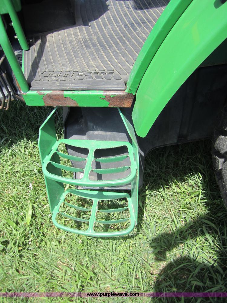 image for item BA9250 2003 John Deere 5220 tractor