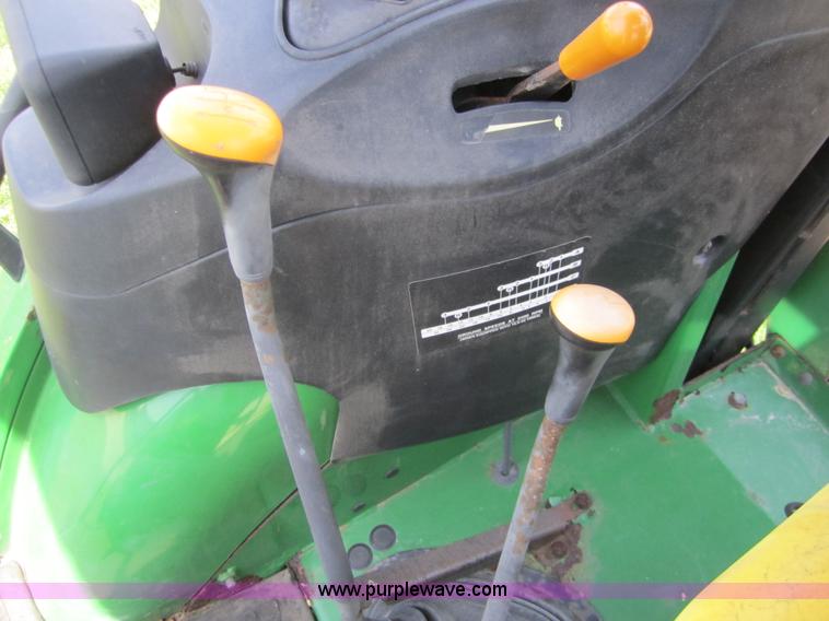 image for item BA9250 2003 John Deere 5220 tractor