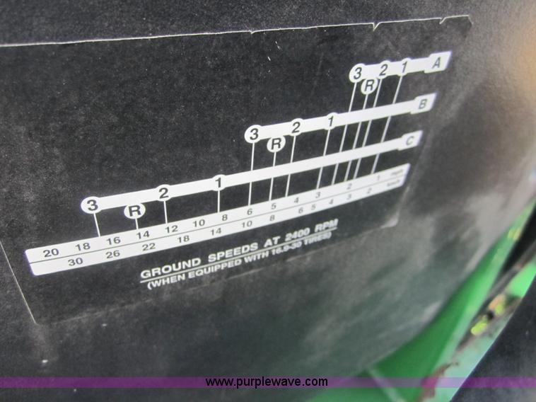 image for item BA9250 2003 John Deere 5220 tractor