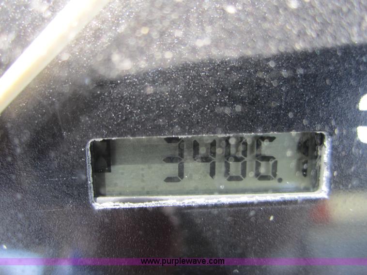 image for item BA9250 2003 John Deere 5220 tractor