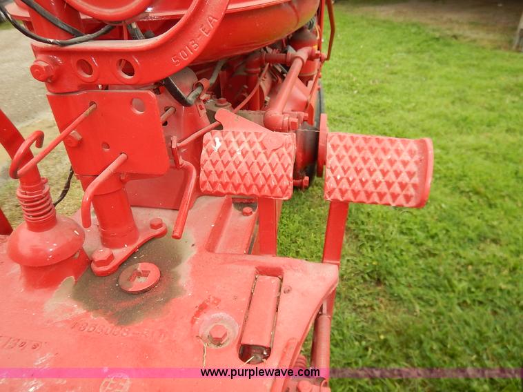 image for item BC9342 Farmall Super H tractor