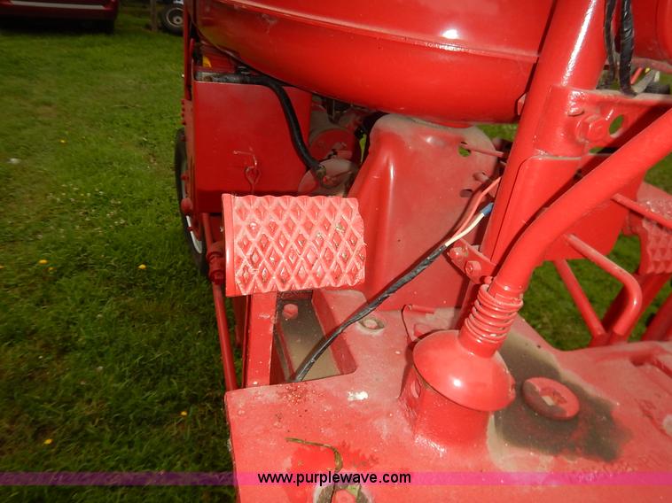 image for item BC9342 Farmall Super H tractor