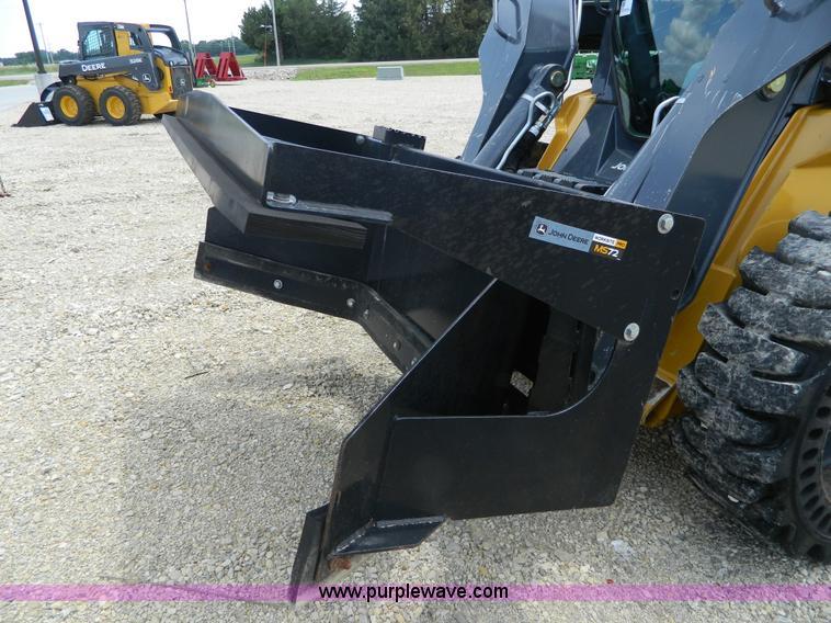 image for item BJ9071 John Deere MS72 material scraper