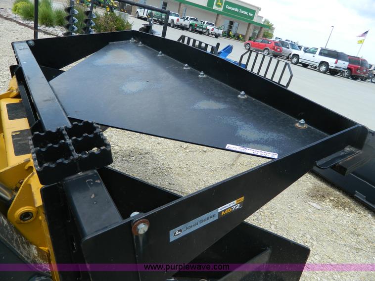 image for item BJ9071 John Deere MS72 material scraper