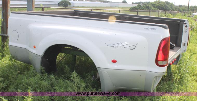 image for item BJ9498 Ford F350 pickup truck bed