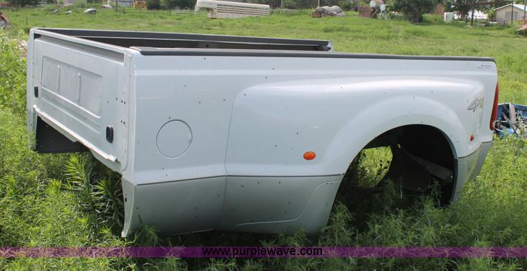 image for item BJ9498 Ford F350 pickup truck bed