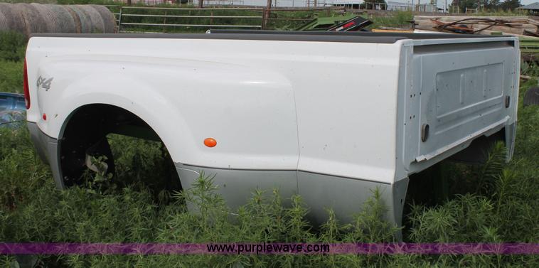 image for item BJ9498 Ford F350 pickup truck bed