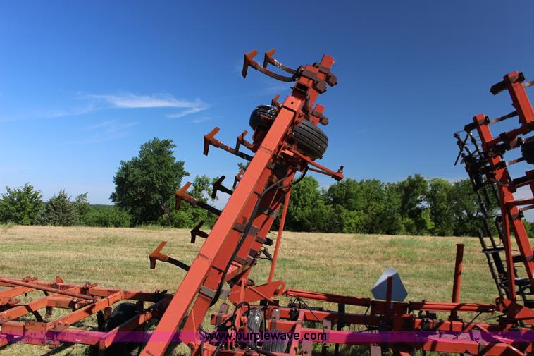 image for item BR9449 Hesston 2210 field cultivator