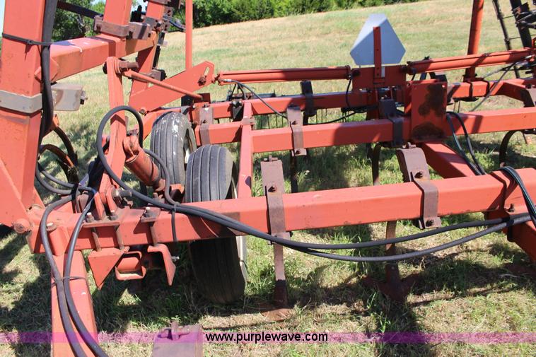 image for item BR9449 Hesston 2210 field cultivator
