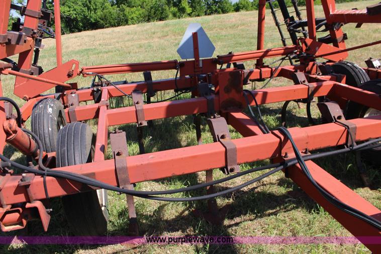 image for item BR9449 Hesston 2210 field cultivator