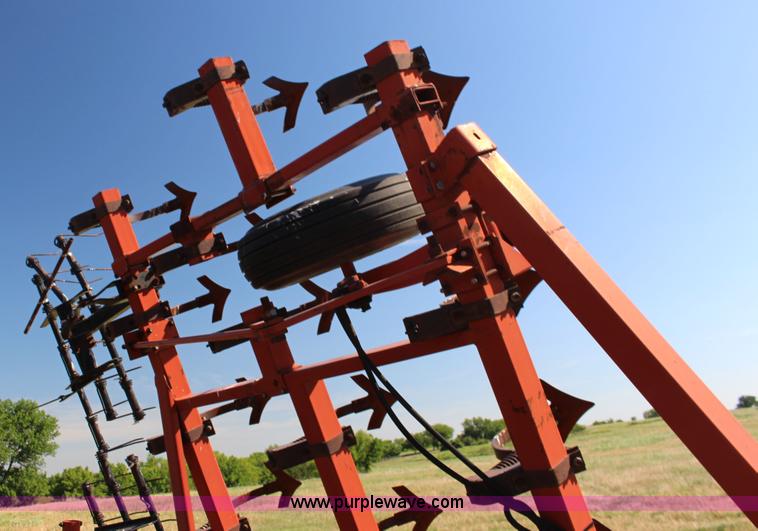 image for item BR9449 Hesston 2210 field cultivator