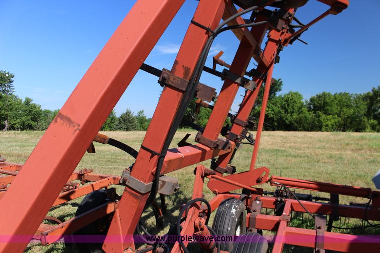 image for item BR9449 Hesston 2210 field cultivator