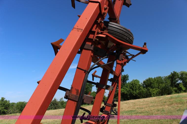 image for item BR9449 Hesston 2210 field cultivator