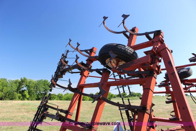 image for item BR9449 Hesston 2210 field cultivator