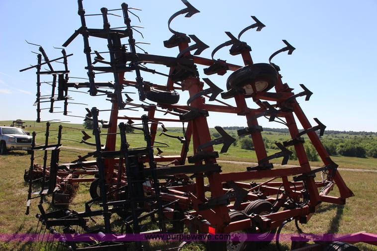 image for item BR9449 Hesston 2210 field cultivator