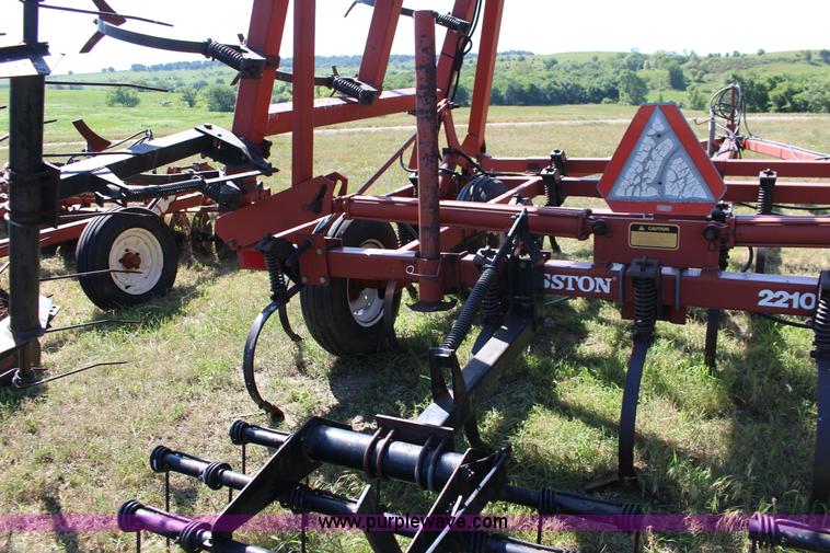 image for item BR9449 Hesston 2210 field cultivator