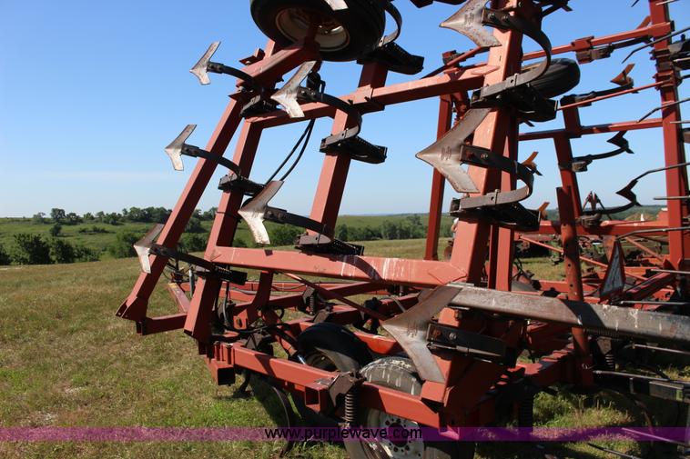 image for item BR9449 Hesston 2210 field cultivator