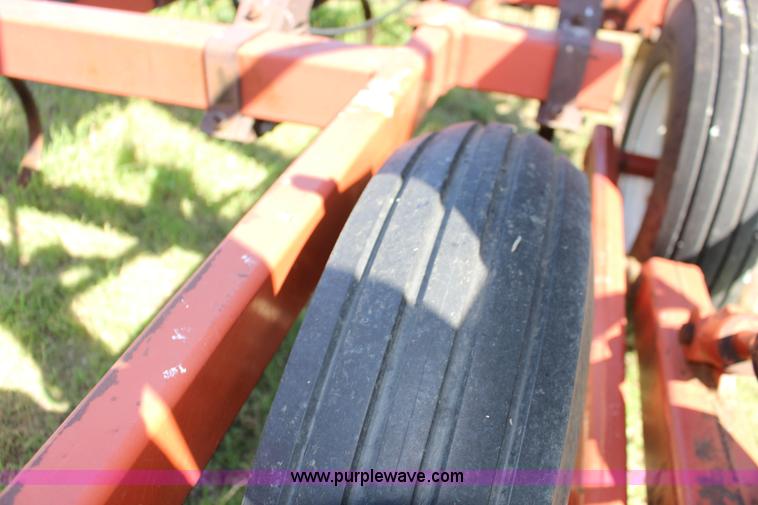 image for item BR9449 Hesston 2210 field cultivator