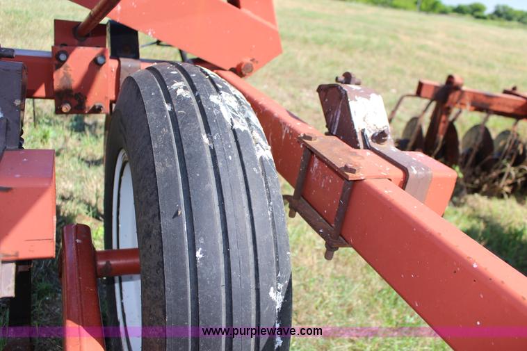 image for item BR9449 Hesston 2210 field cultivator