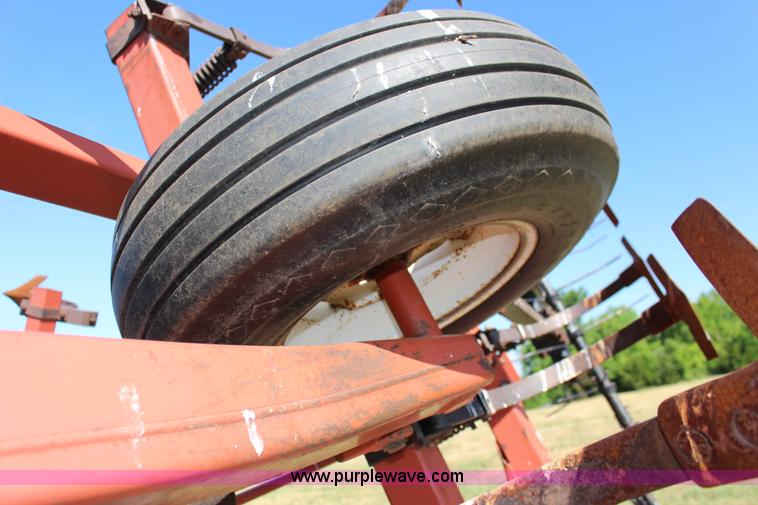 image for item BR9449 Hesston 2210 field cultivator