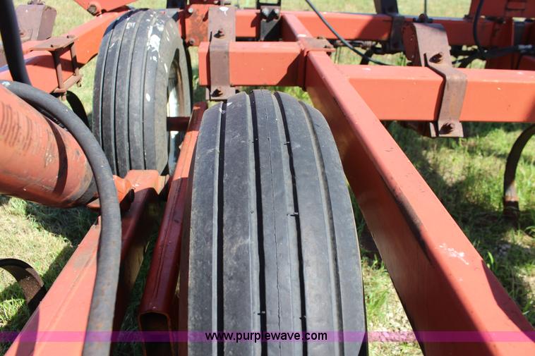 image for item BR9449 Hesston 2210 field cultivator