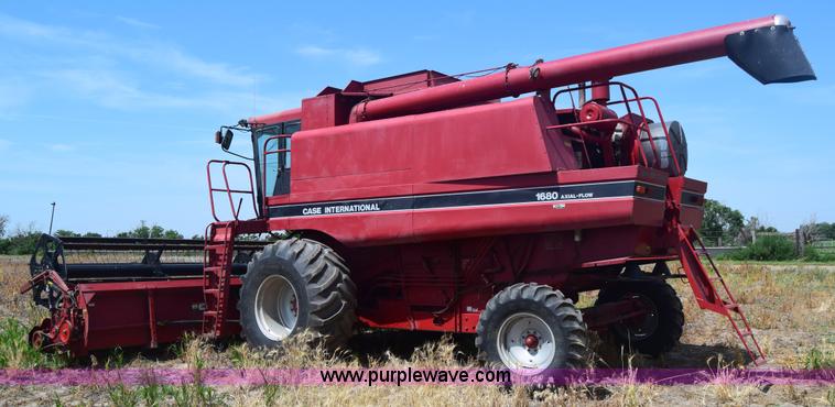 image for item F7898 1991 Case IH 1680 Axial-Flow combine