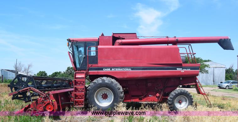 image for item F7898 1991 Case IH 1680 Axial-Flow combine