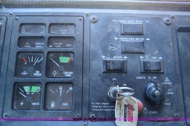 image for item F7898 1991 Case IH 1680 Axial-Flow combine