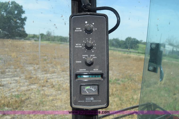 image for item F7898 1991 Case IH 1680 Axial-Flow combine