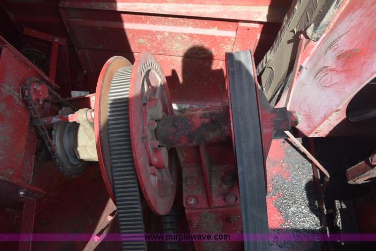 image for item F7898 1991 Case IH 1680 Axial-Flow combine