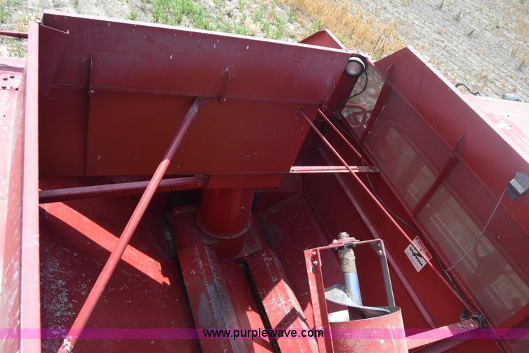 image for item F7898 1991 Case IH 1680 Axial-Flow combine