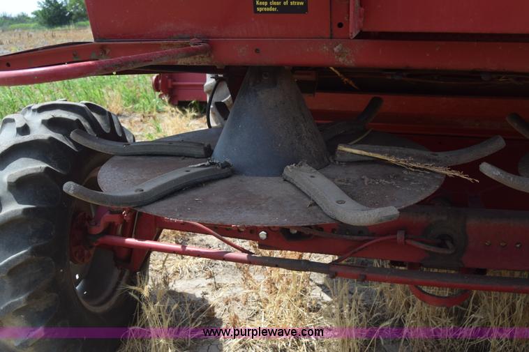 image for item F7898 1991 Case IH 1680 Axial-Flow combine