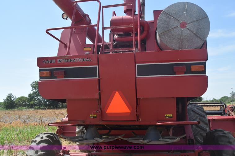 image for item F7898 1991 Case IH 1680 Axial-Flow combine